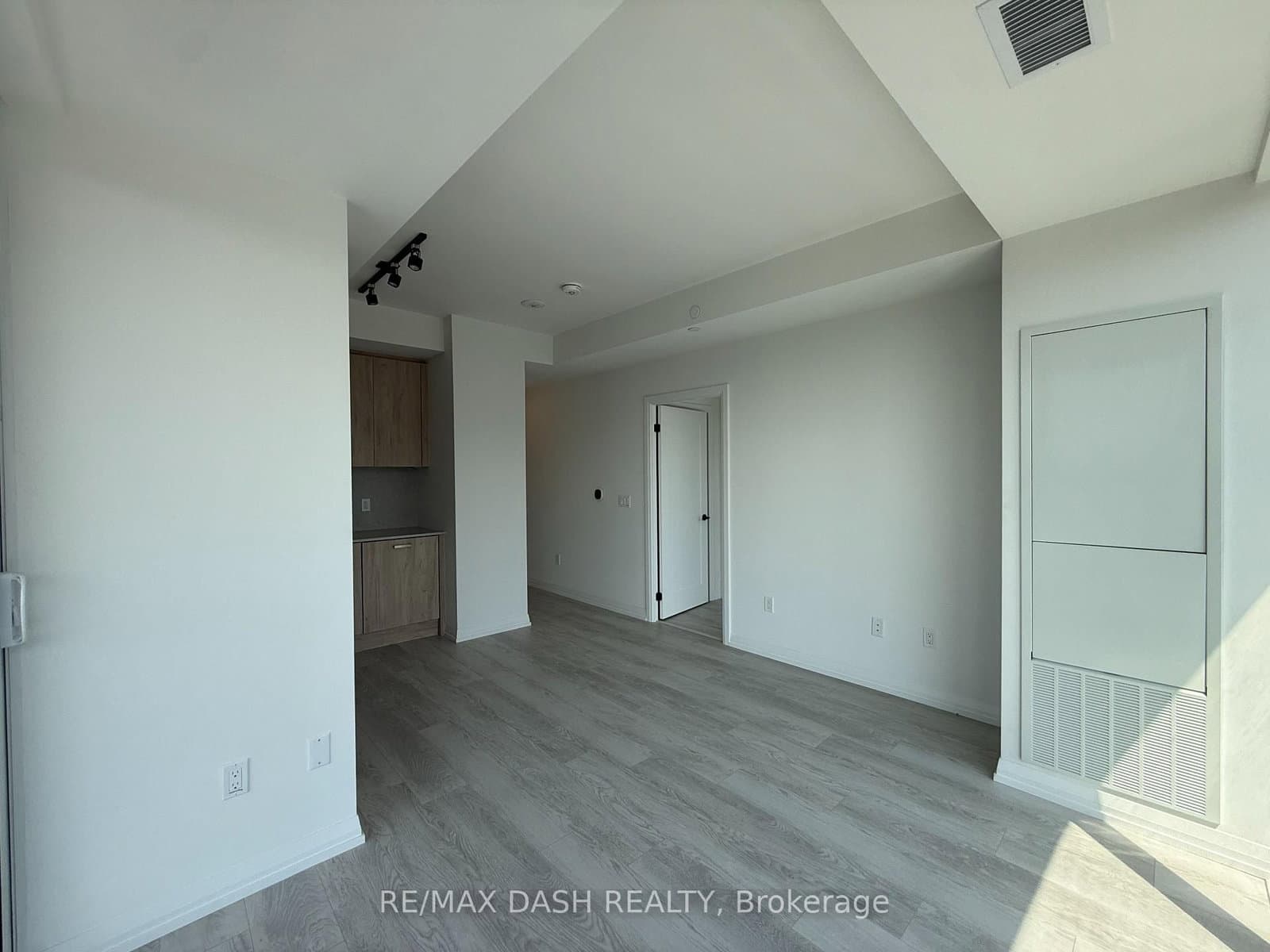 280 Dundas Street W, Unit 1810 thumbnail 26