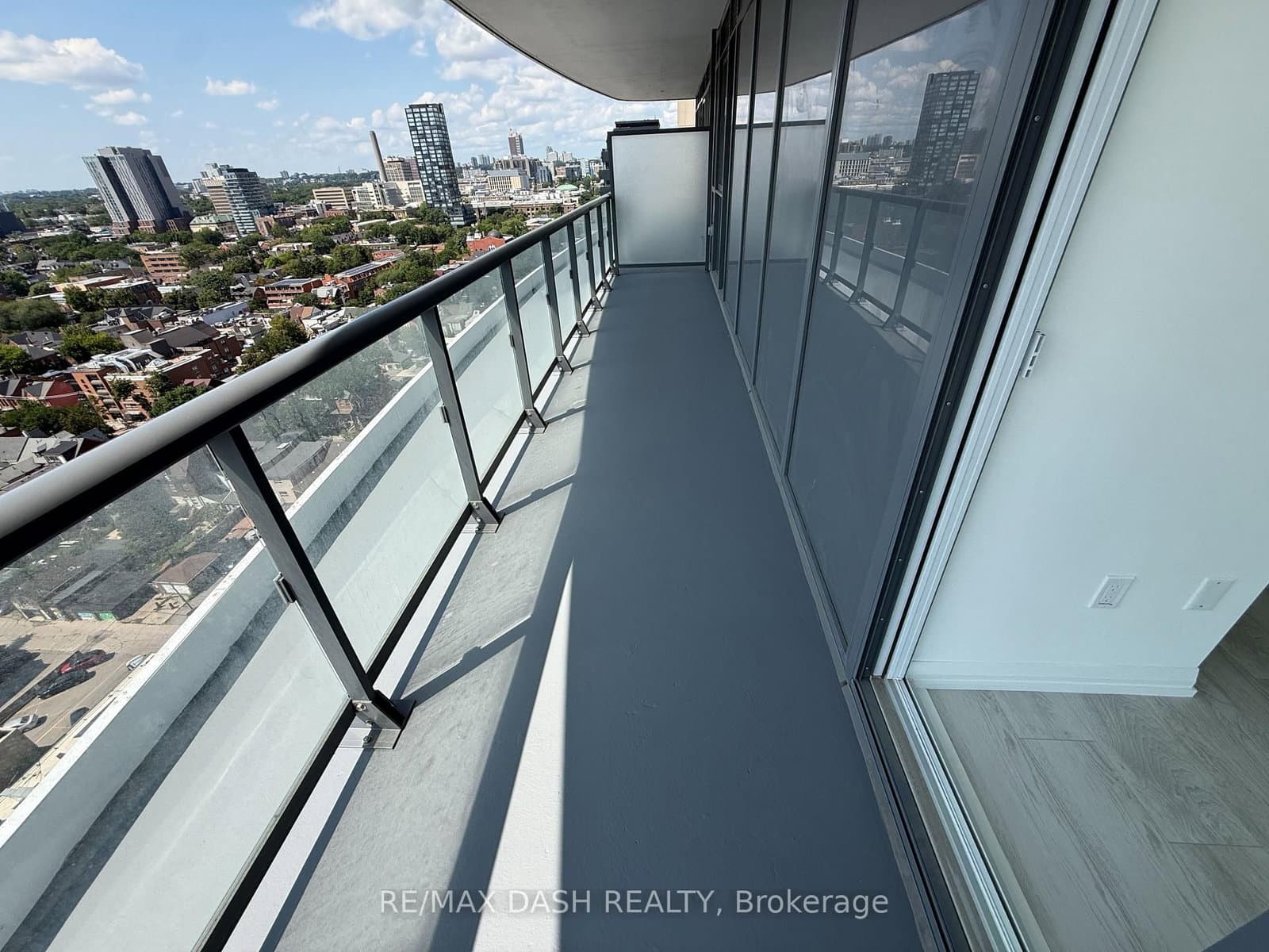 280 Dundas Street W, Unit 1810 thumbnail 32