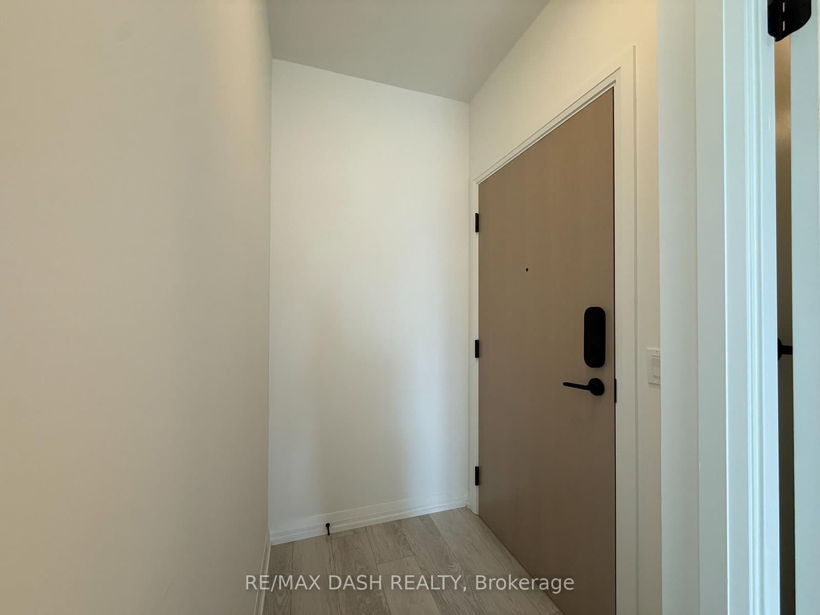 280 Dundas Street W, Unit 1810 thumbnail 4
