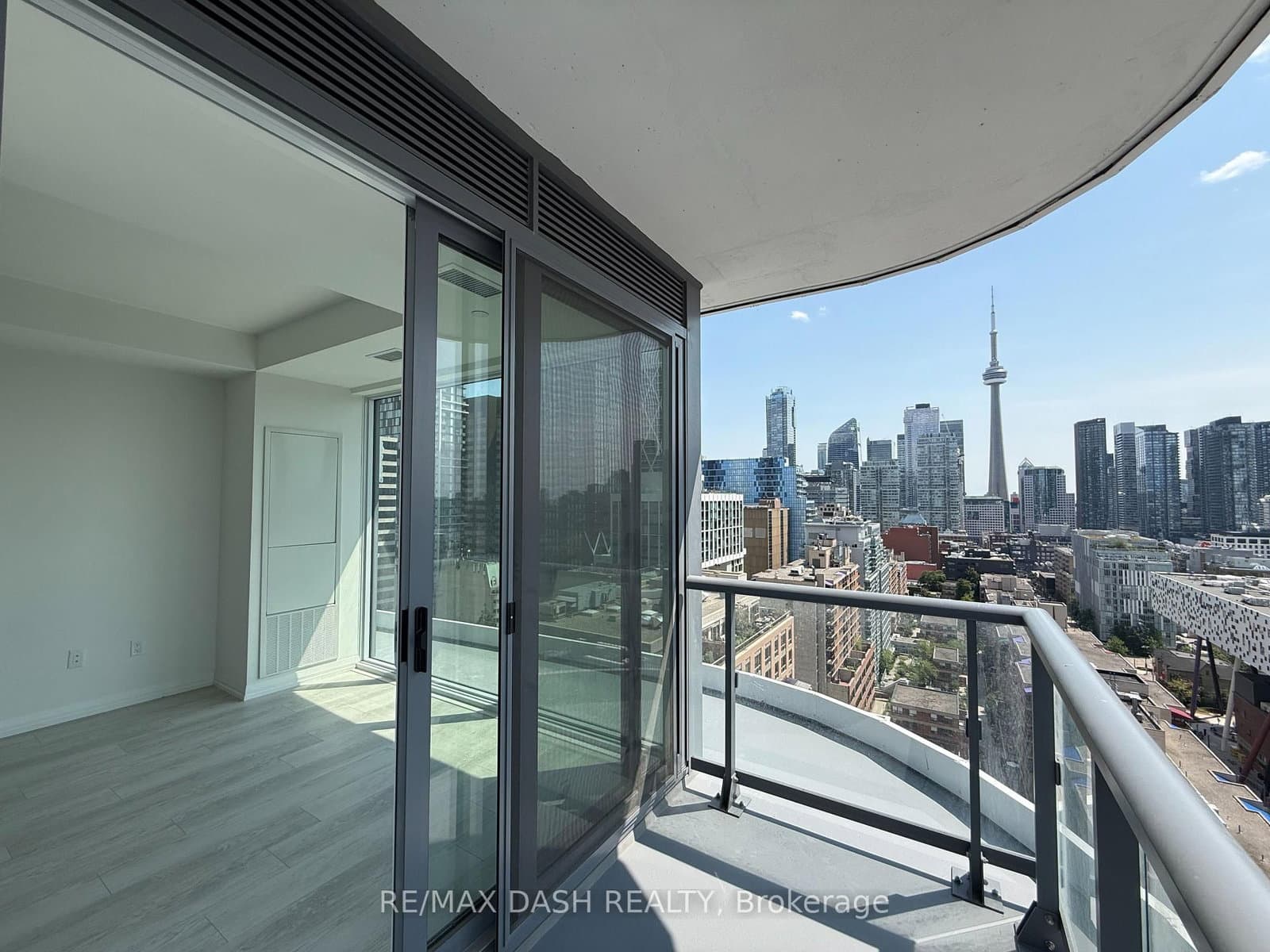 280 Dundas Street W, Unit 1810 thumbnail 5