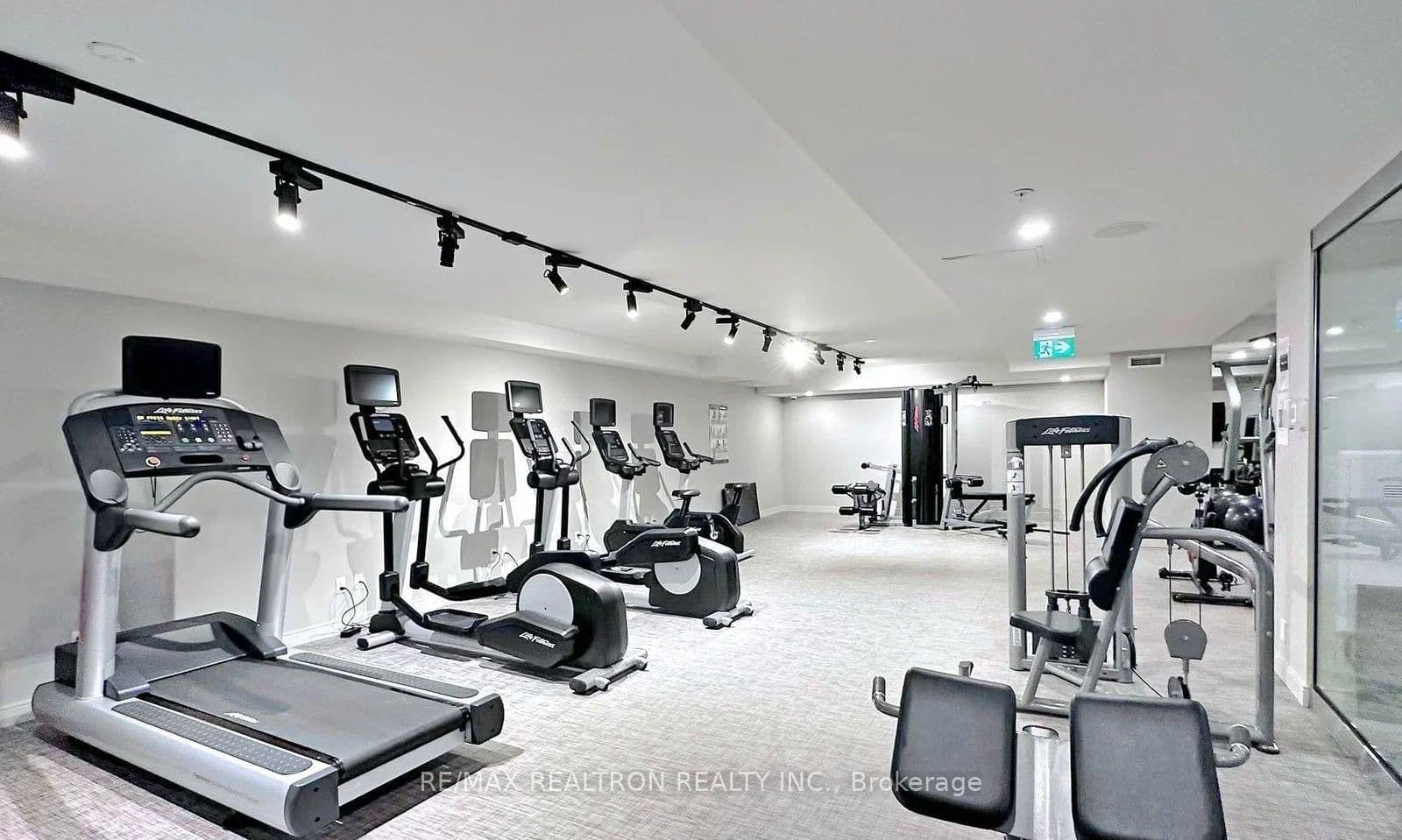28 Wellesley Street E, Unit 1002 thumbnail 10