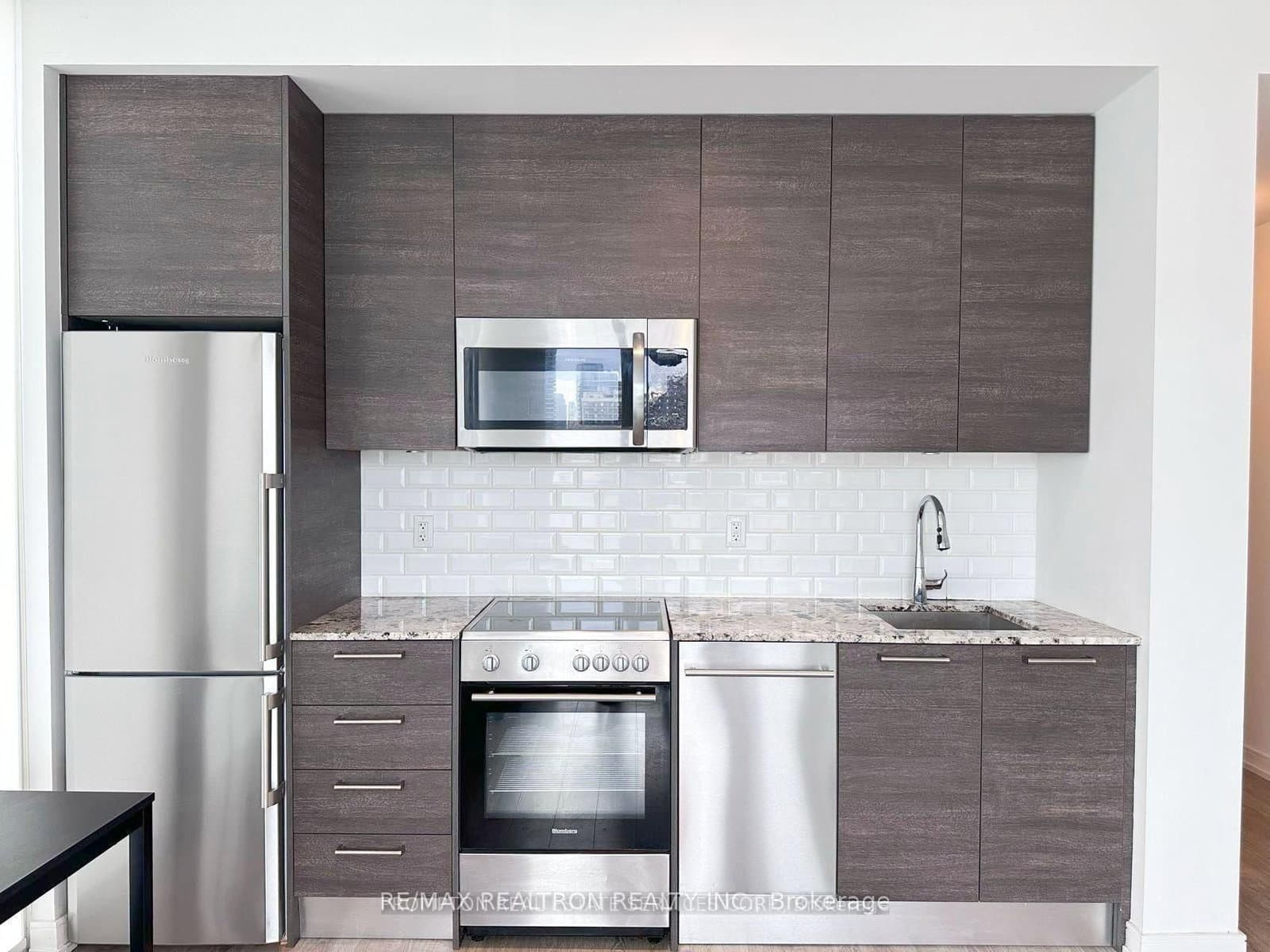 28 Wellesley Street E, Unit 1002 thumbnail 2