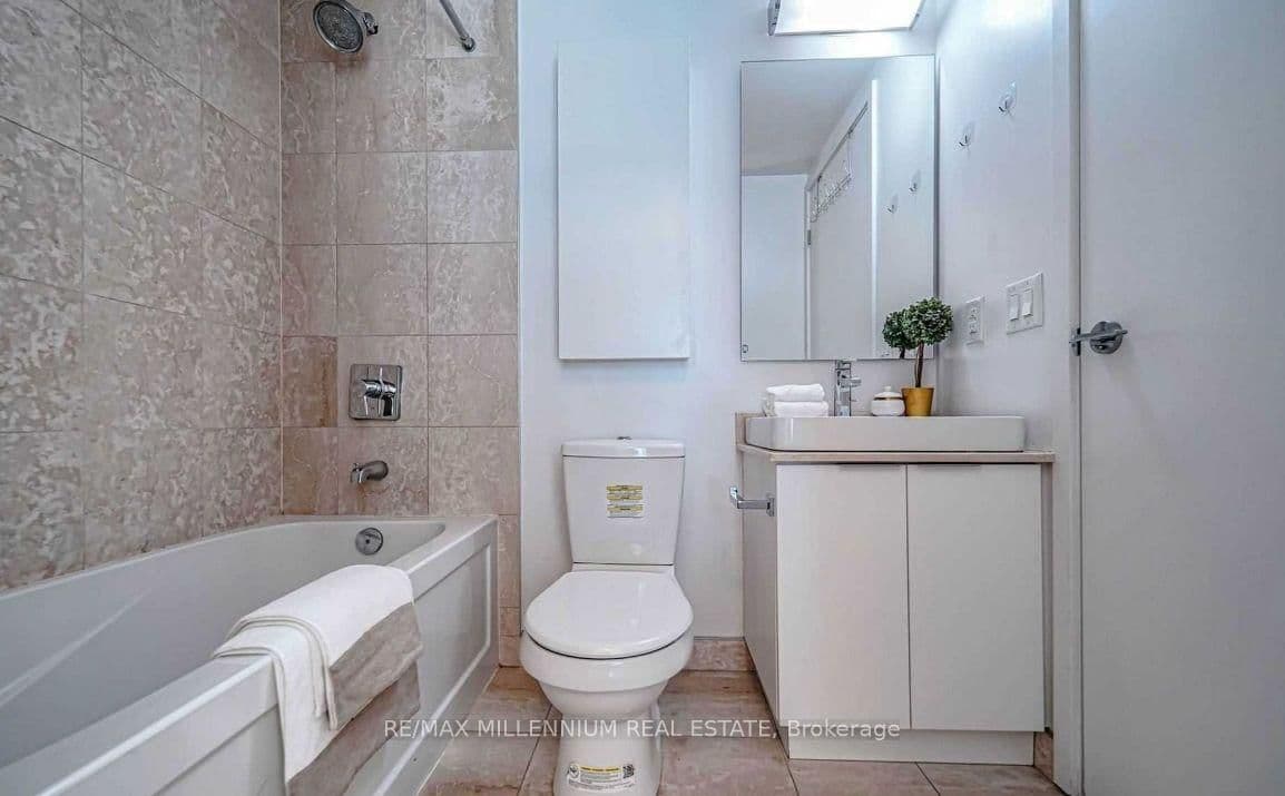 14 York Street, Unit 3612 thumbnail 13