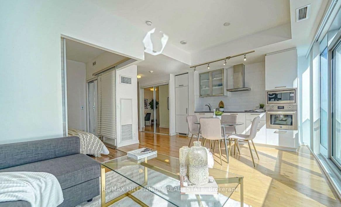 14 York Street, Unit 3612 thumbnail 18