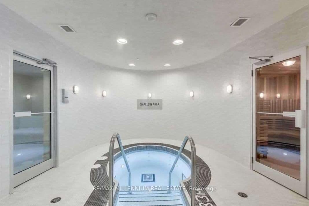 14 York Street, Unit 3612 thumbnail 3