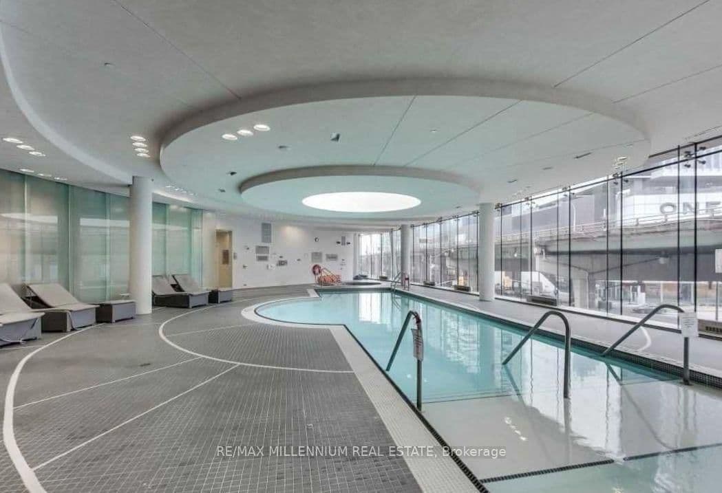 14 York Street, Unit 3612 thumbnail 4