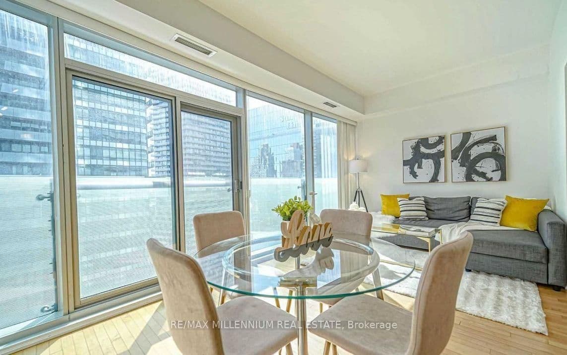 14 York Street, Unit 3612 thumbnail 9