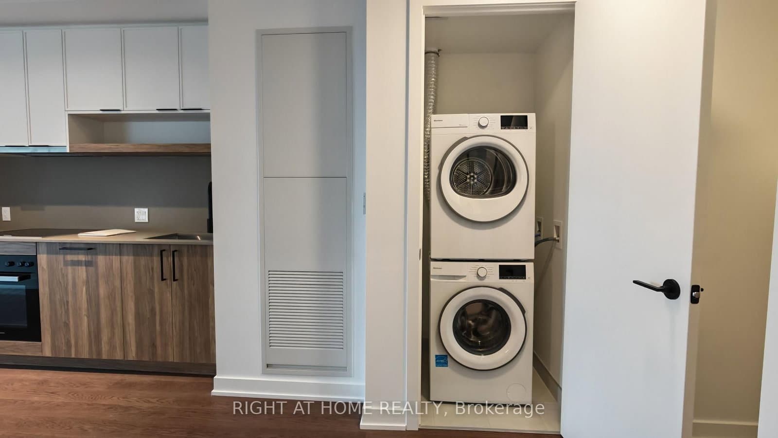 89 Montclair Avenue, Unit 1719 thumbnail 5