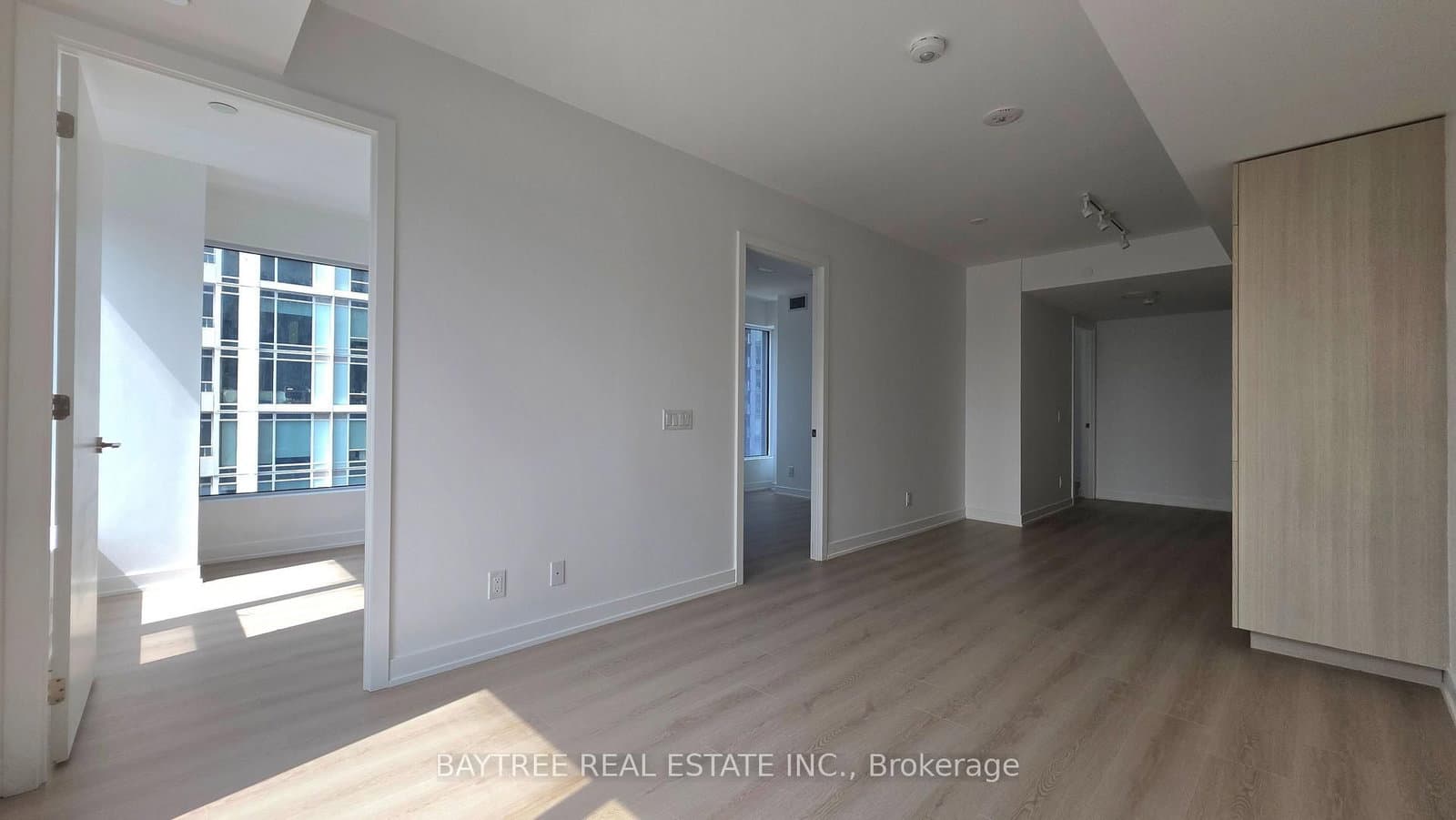 100 Queen Street E, Unit 1611 thumbnail 2