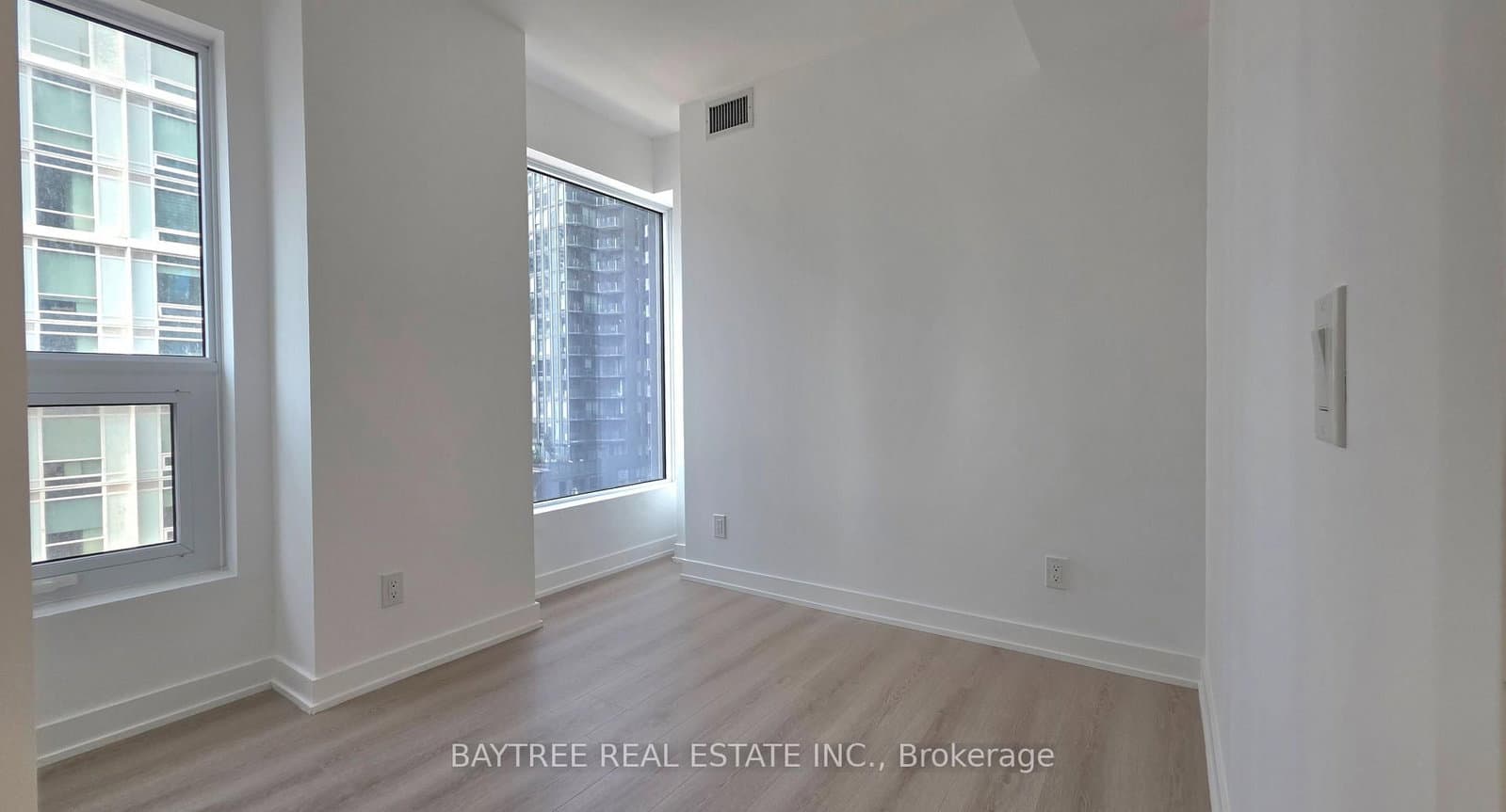 100 Queen Street E, Unit 1611 thumbnail 6