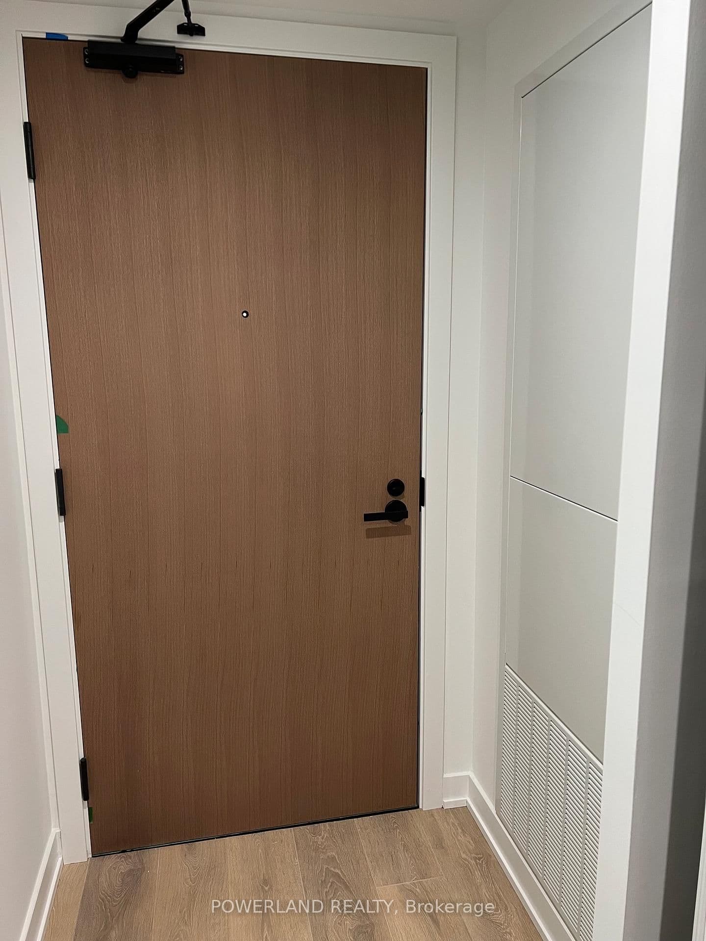 8 Tippett Road, Unit 522 thumbnail 9