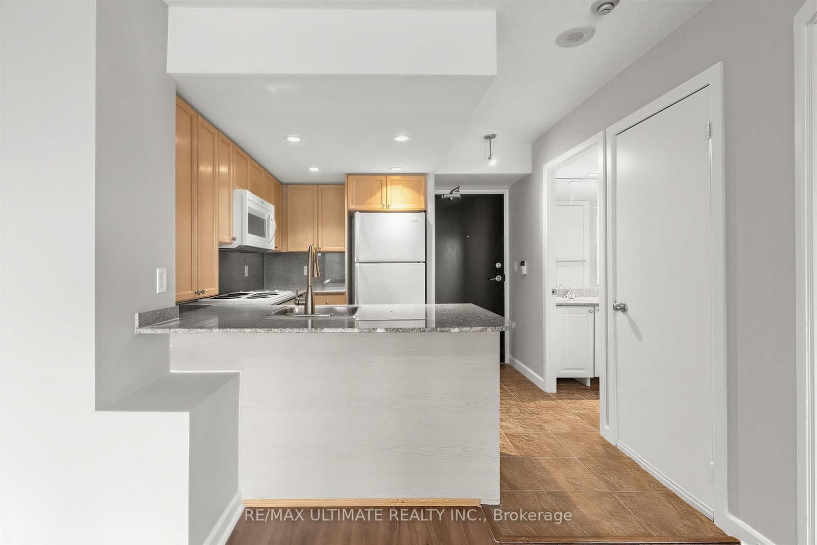 8 Park Road, Unit 1508 thumbnail 4