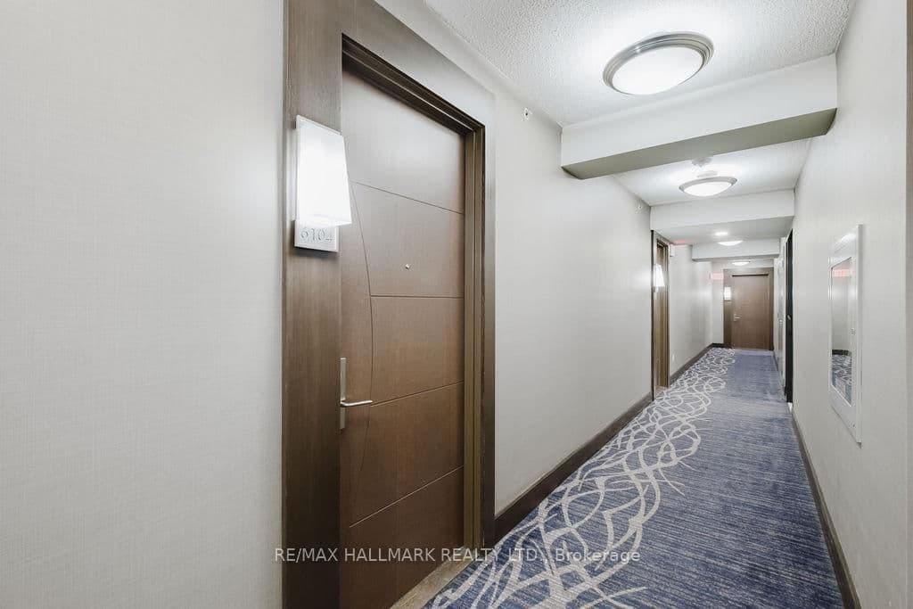 388 YONGE Street, Unit 6104 thumbnail 8