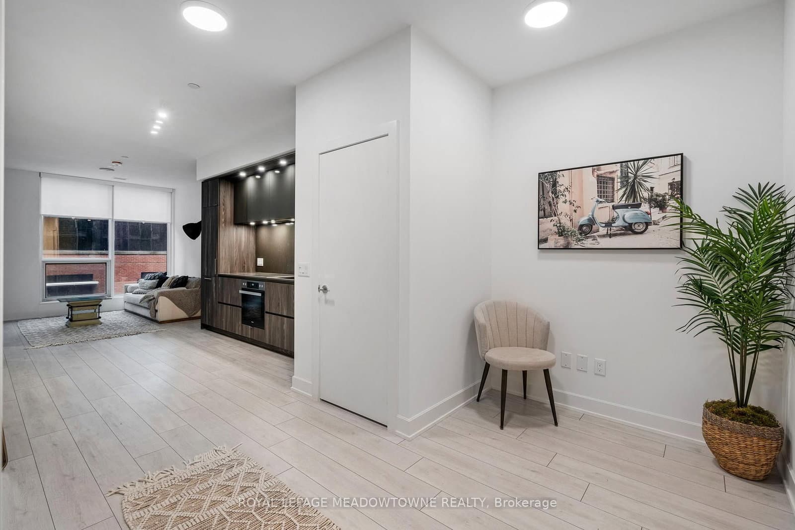 15 Mercer Street, Unit 813 thumbnail 3