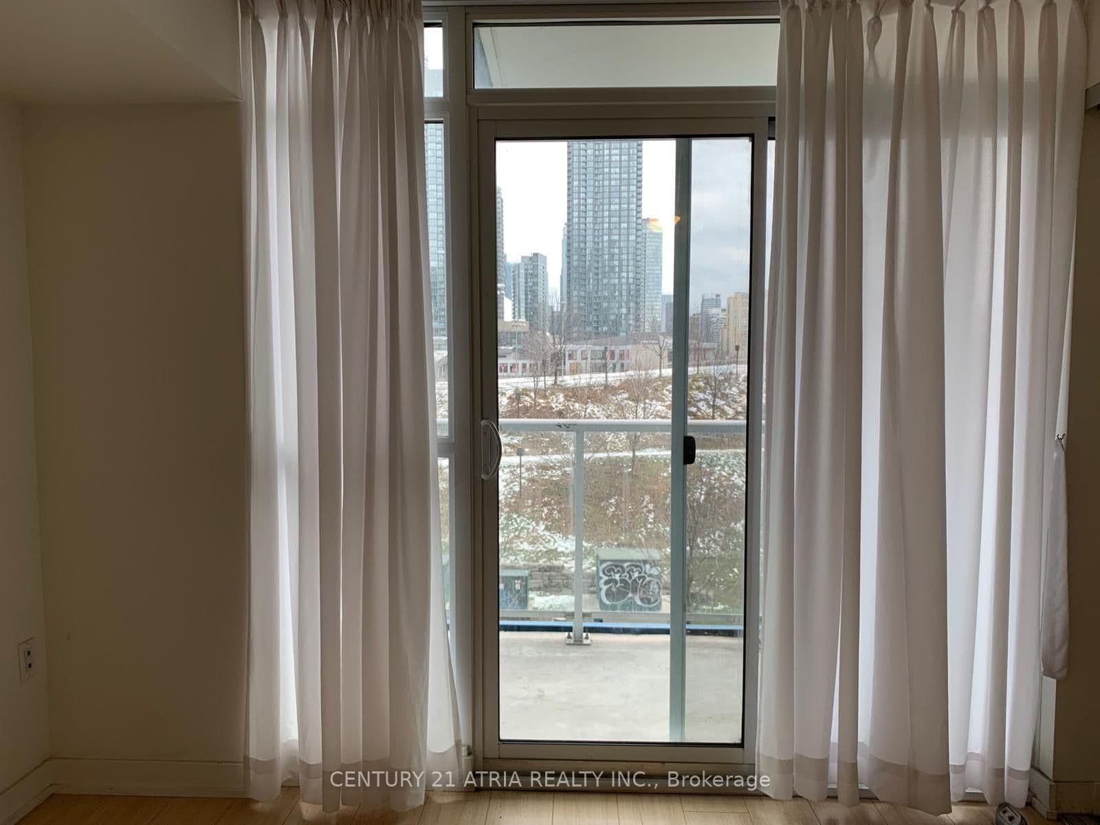 75 Queens Wharf Road, Unit 301 thumbnail 10