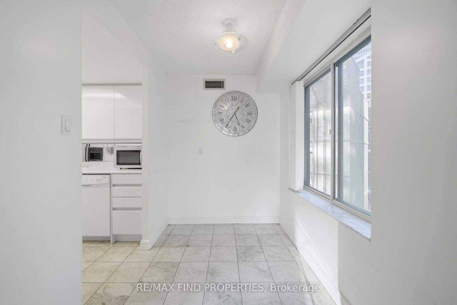 33 University Avenue, Unit 1203 thumbnail 13