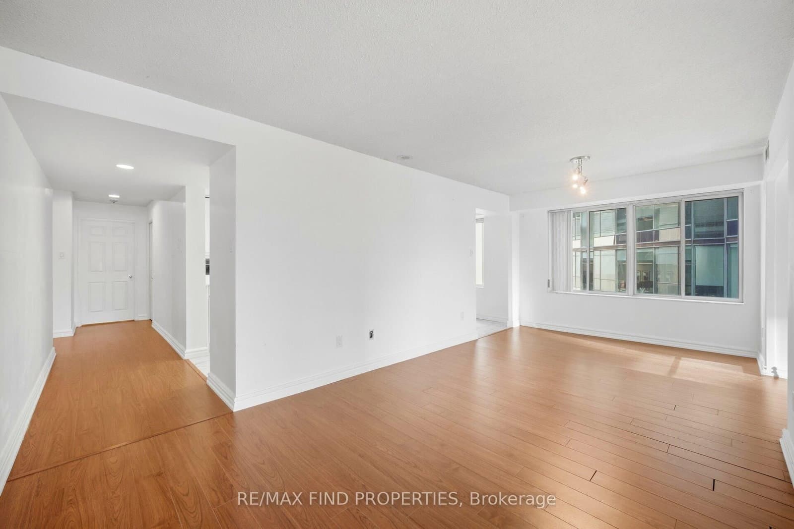 33 University Avenue, Unit 1203 thumbnail 18