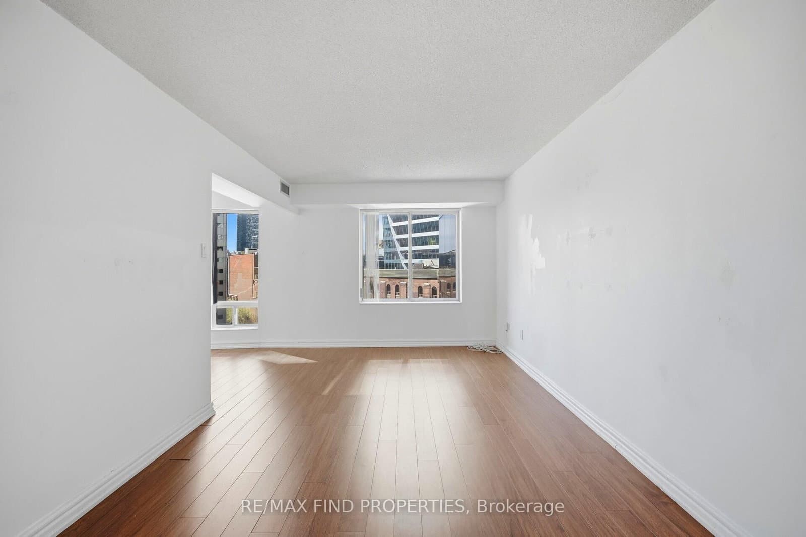 33 University Avenue, Unit 1203 thumbnail 19