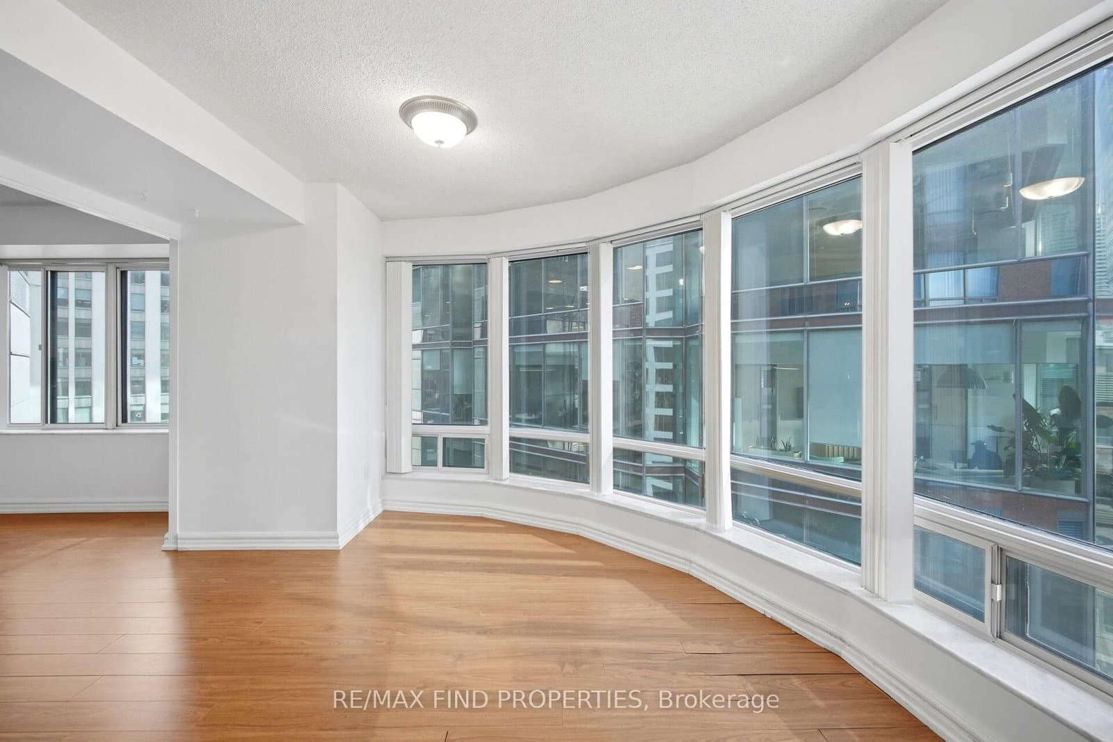 33 University Avenue, Unit 1203 thumbnail 21