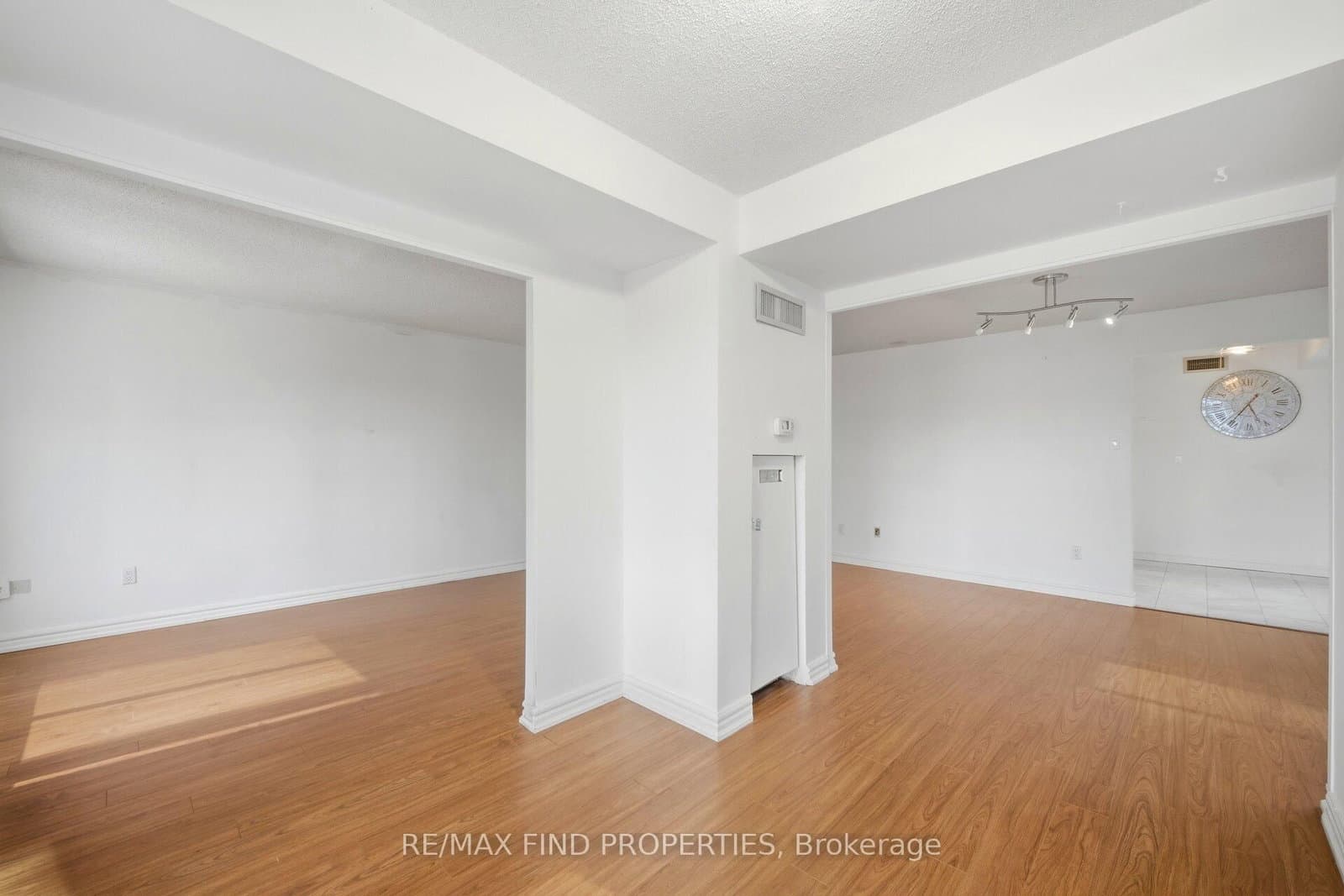 33 University Avenue, Unit 1203 thumbnail 24