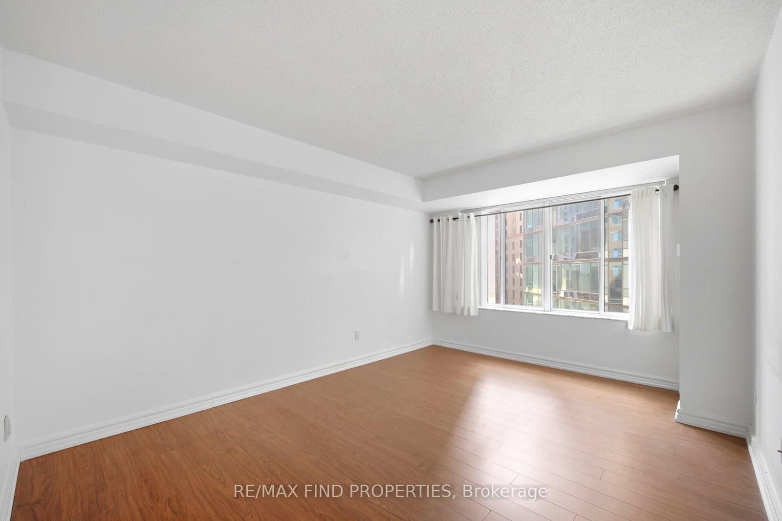 33 University Avenue, Unit 1203 thumbnail 25