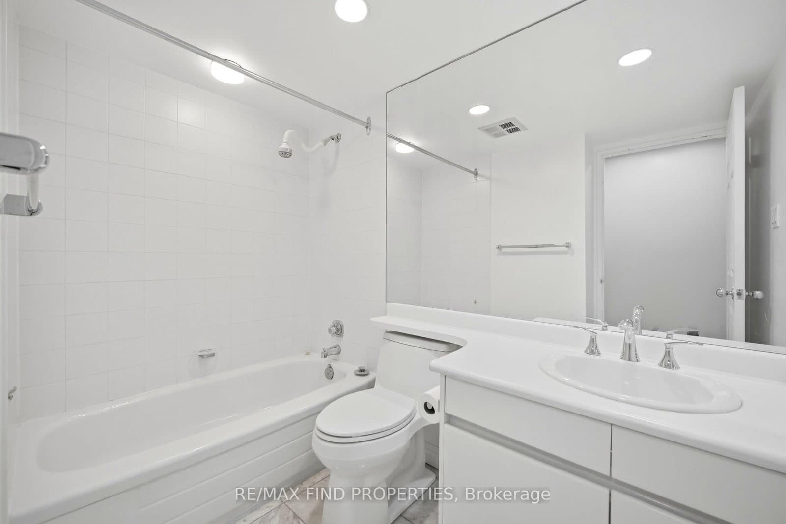 33 University Avenue, Unit 1203 thumbnail 34