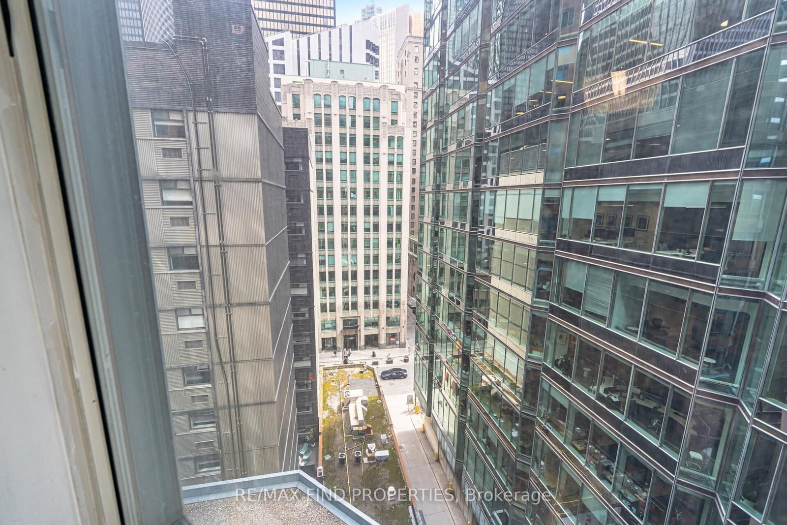 33 University Avenue, Unit 1203 thumbnail 37