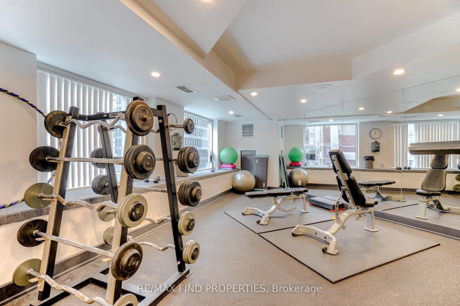 33 University Avenue, Unit 1203 thumbnail 39