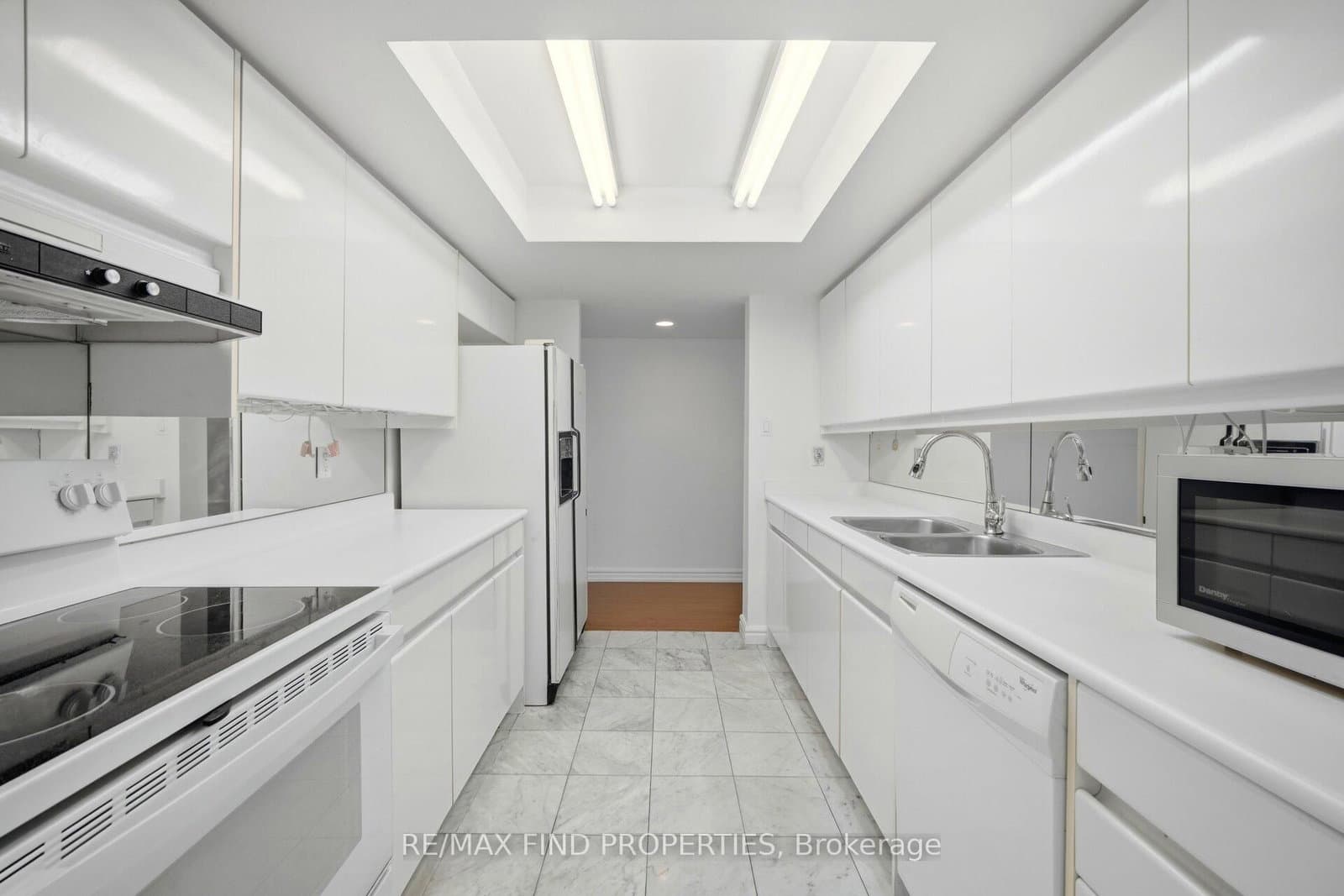 33 University Avenue, Unit 1203 thumbnail 9