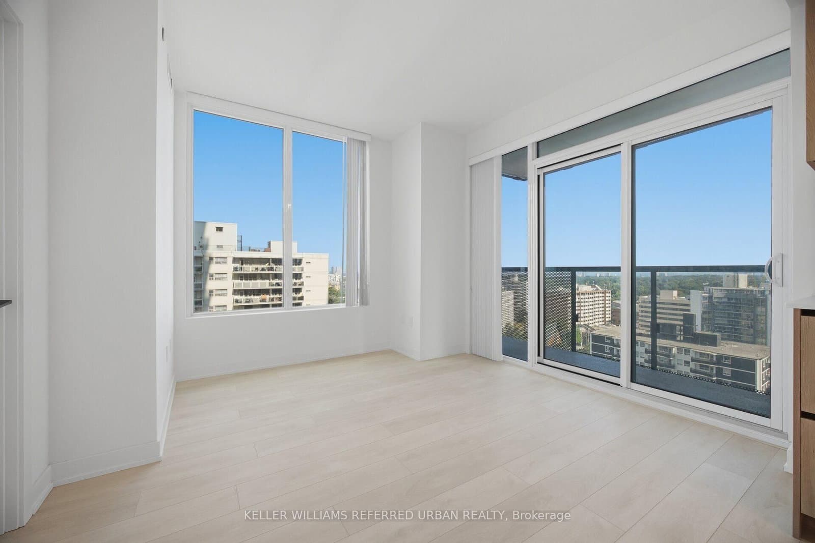 117 Broadway Avenue, Unit 1611 thumbnail 12