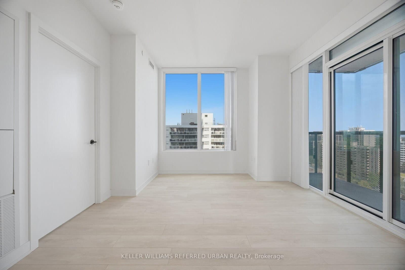 117 Broadway Avenue, Unit 1611 thumbnail 14