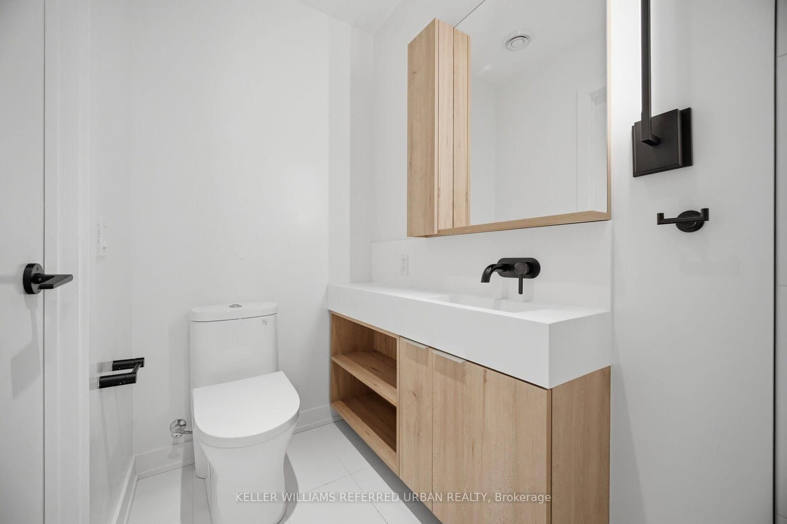 117 Broadway Avenue, Unit 1611 thumbnail 16