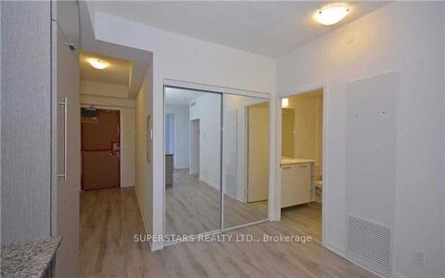 435 Richmond Street W, Unit 413 thumbnail 4