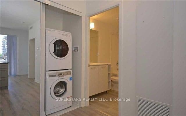 435 Richmond Street W, Unit 413 thumbnail 7