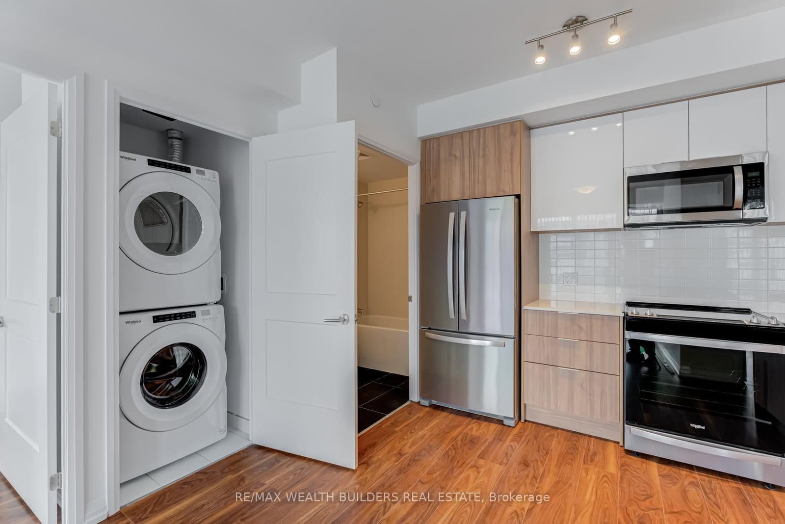 50 Dunfield Avenue, Unit 2520 thumbnail 22