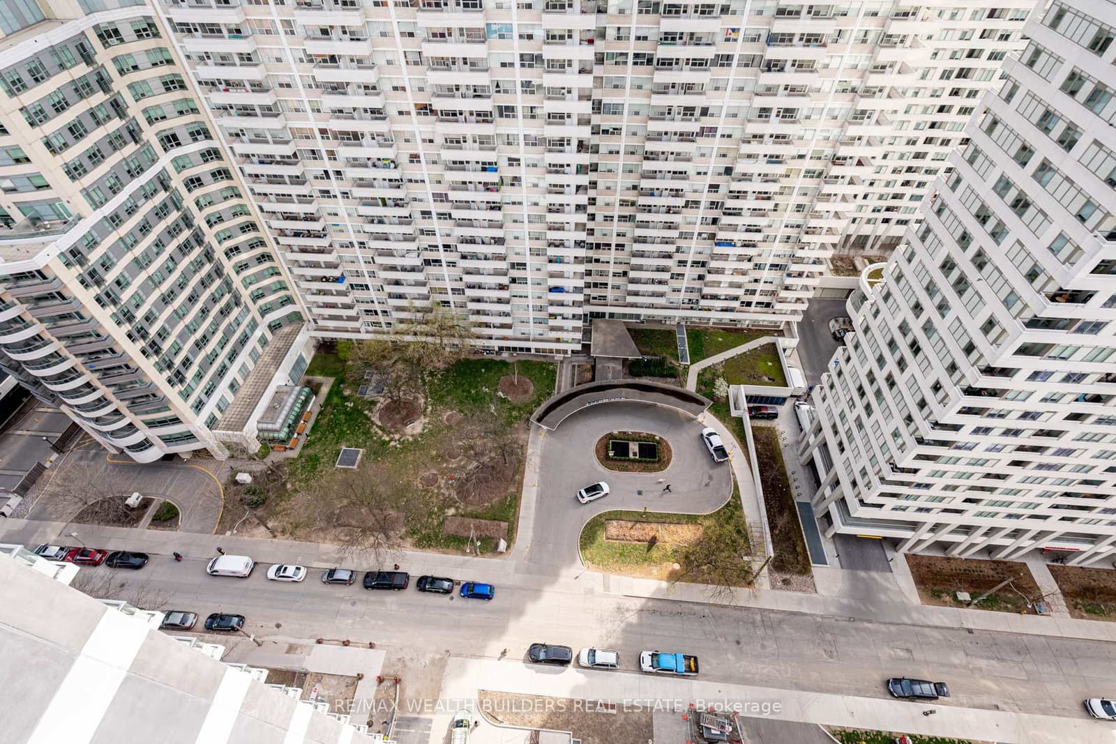 50 Dunfield Avenue, Unit 2520 thumbnail 27