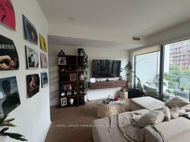 12 Bonnycastle Street, Unit 203 thumbnail 11