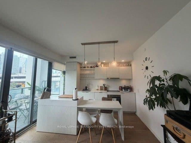 12 Bonnycastle Street, Unit 203 thumbnail 8