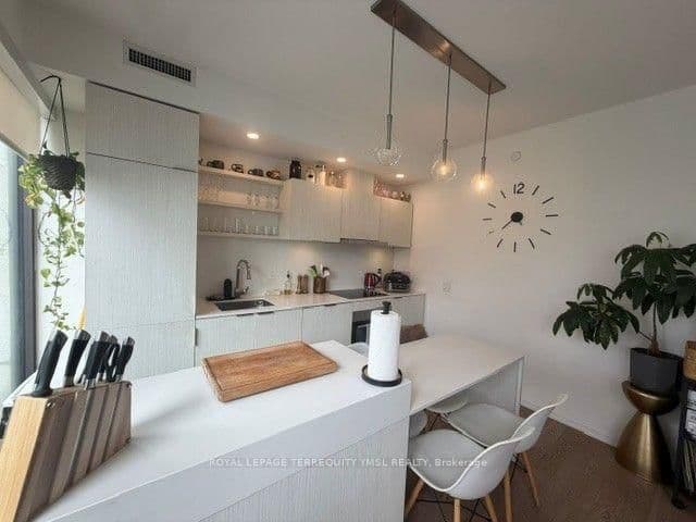 12 Bonnycastle Street, Unit 203 thumbnail 9