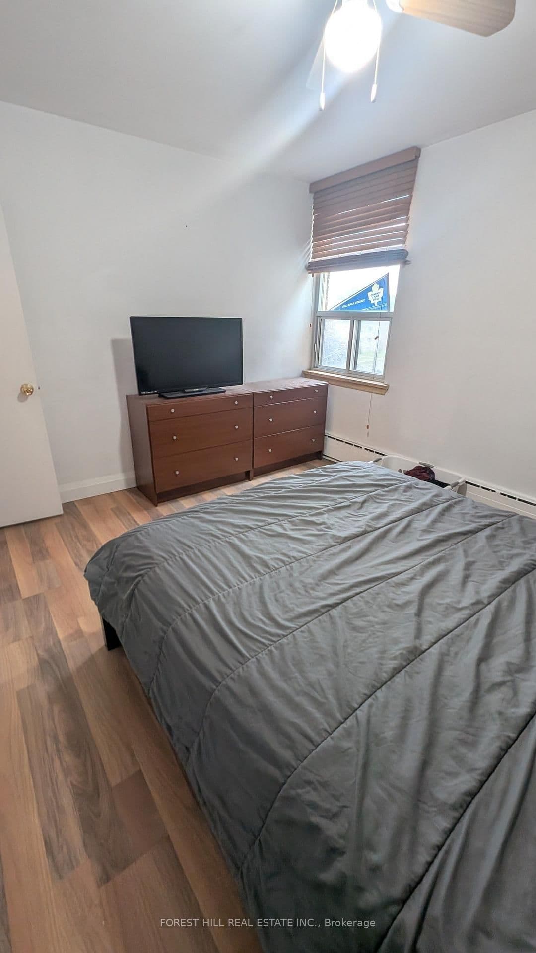 55 Neptune Drive, Unit 305 thumbnail 12