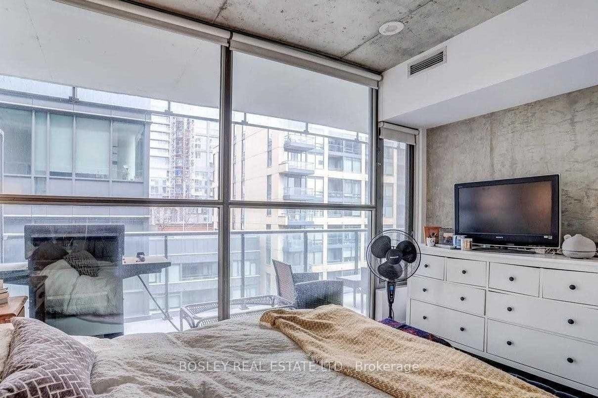 25 Oxley Street, Unit 910 thumbnail 9