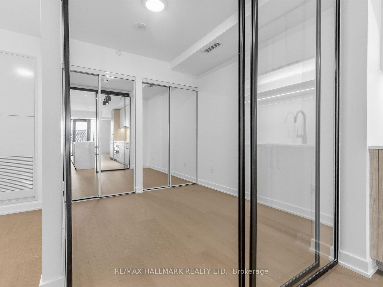 91 Montclair Avenue, Unit 528 thumbnail 18