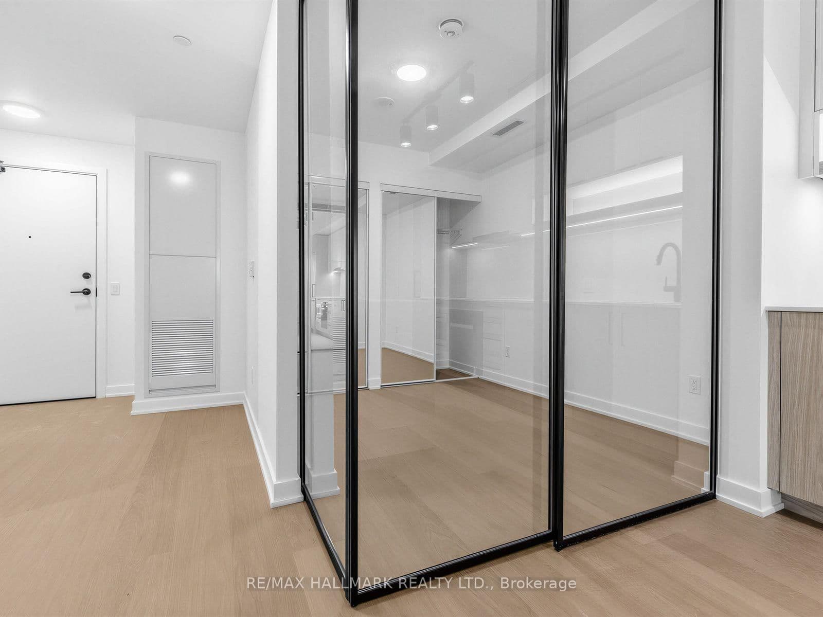 91 Montclair Avenue, Unit 528 thumbnail 21