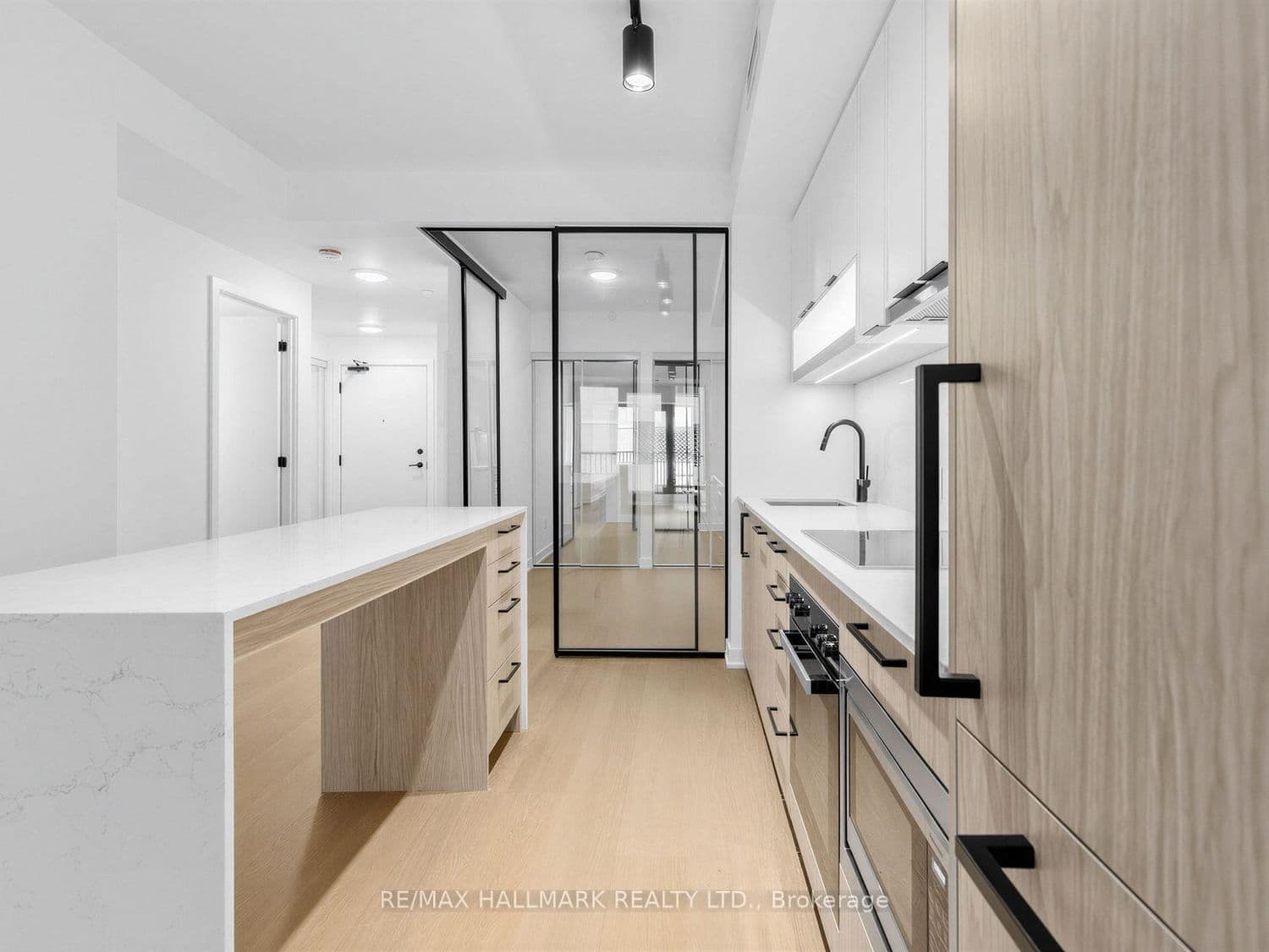91 Montclair Avenue, Unit 528 thumbnail 6