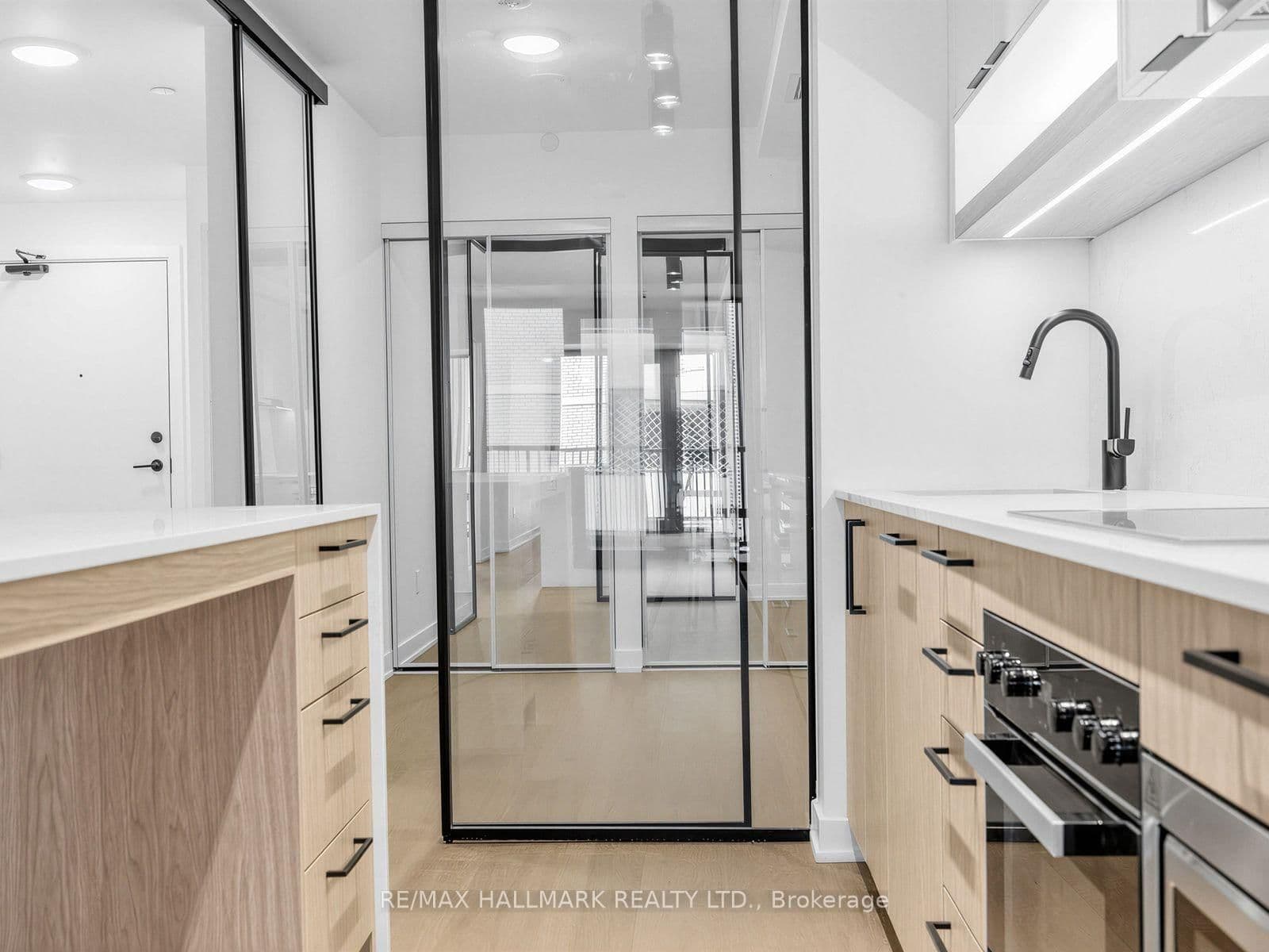 91 Montclair Avenue, Unit 528 thumbnail 7
