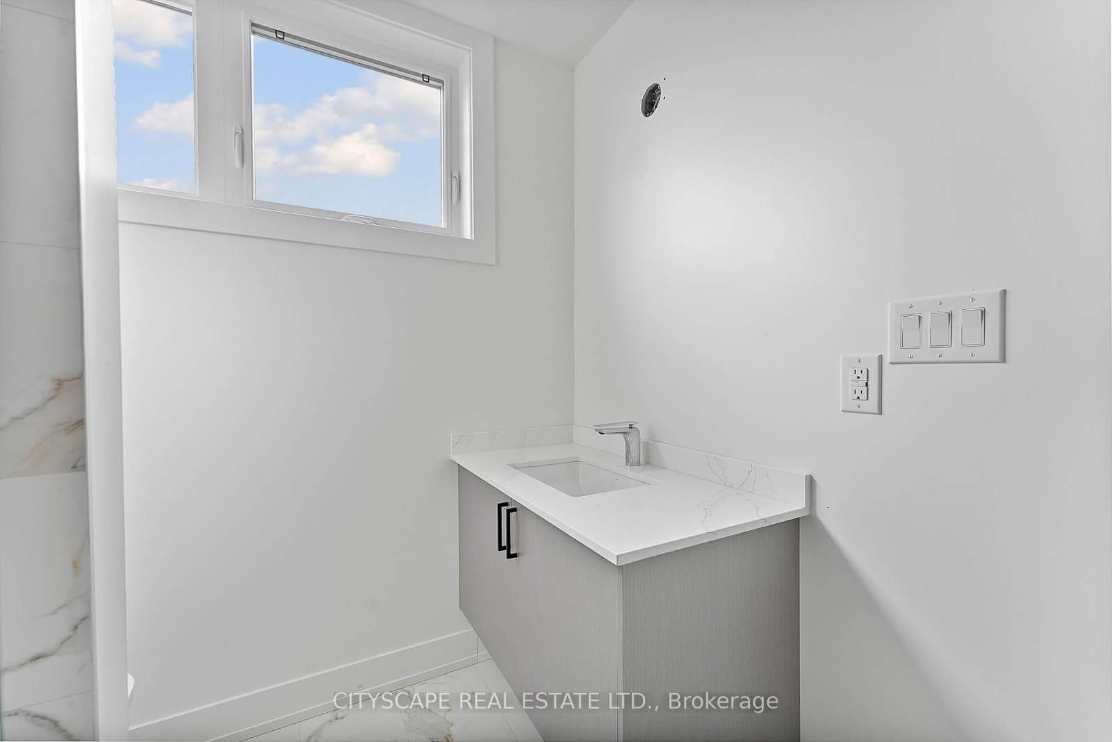 589 Oakwood Avenue, Unit 1 - lower thumbnail 31