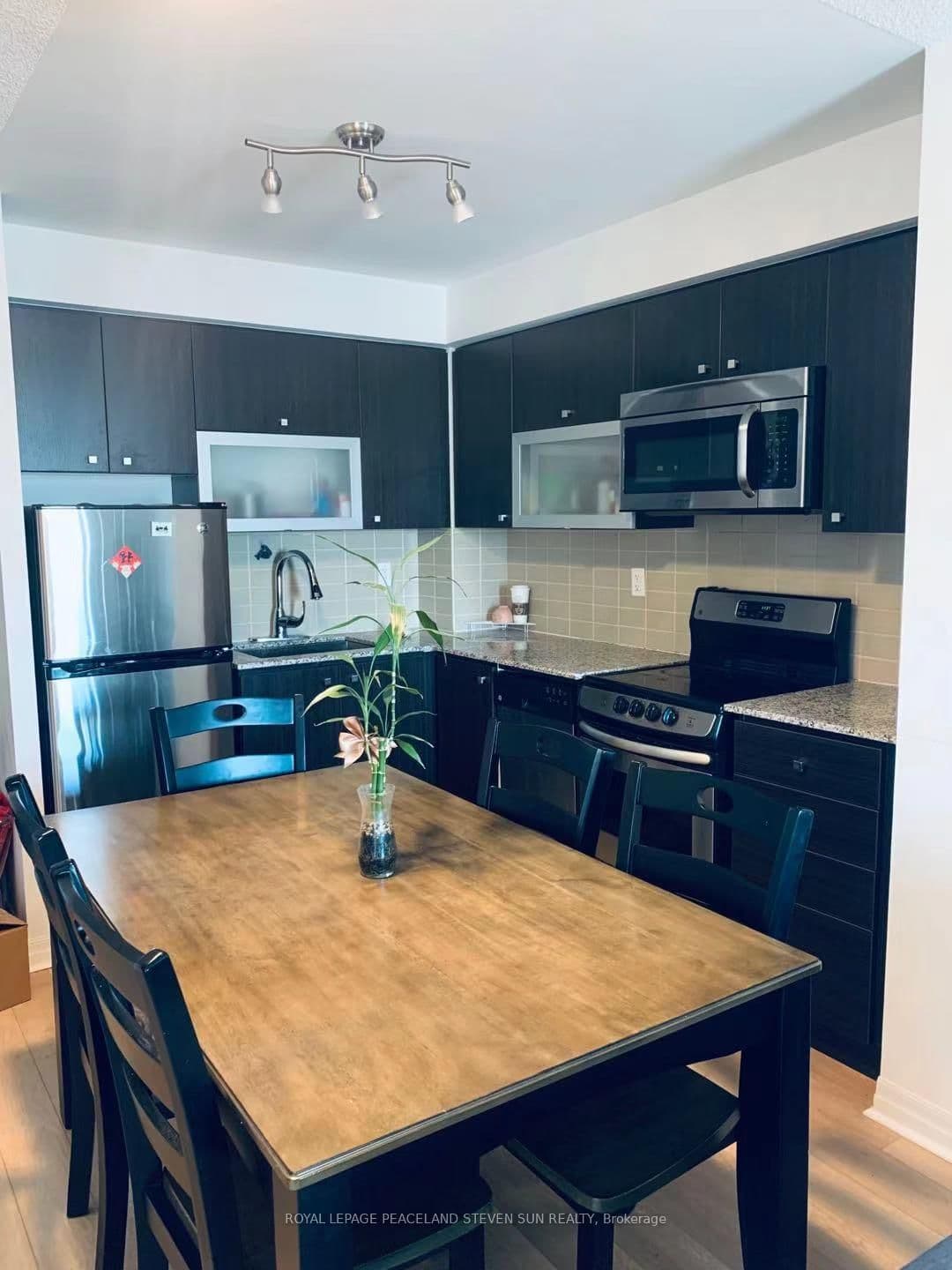 275 Yorkland Road, Unit 1812 thumbnail 3