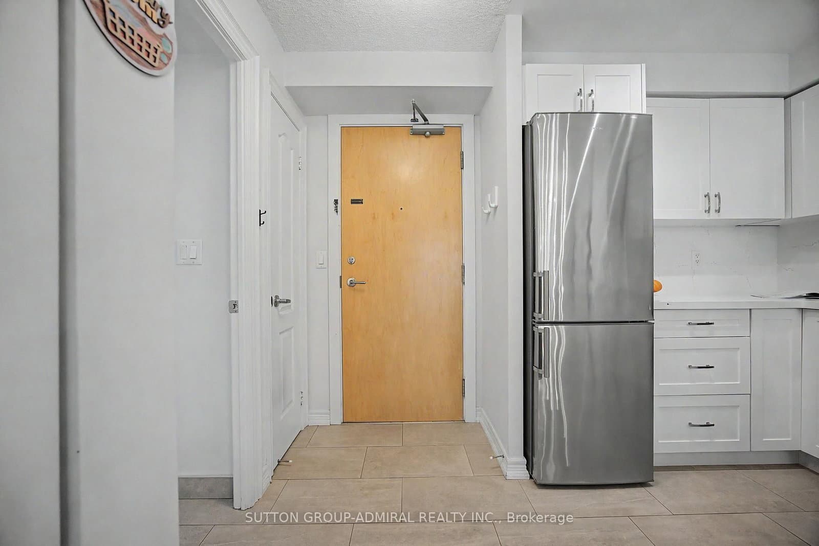 212 Eglinton Avenue, Unit 706 - Image 1