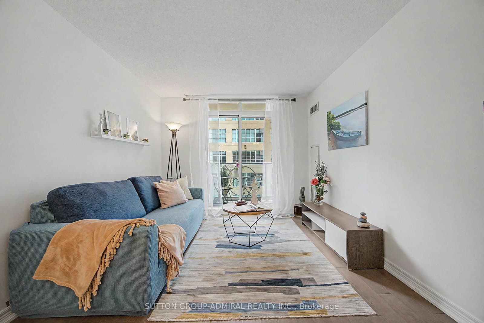 212 Eglinton Avenue, Unit 706 thumbnail 10