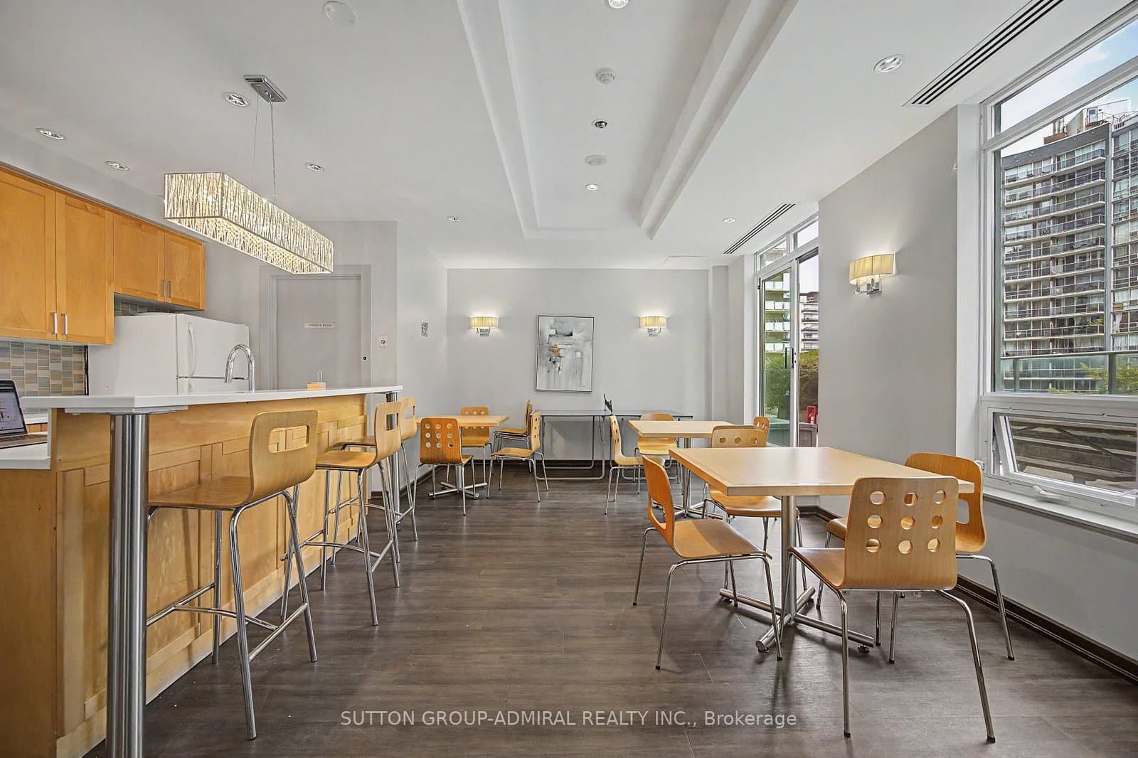212 Eglinton Avenue, Unit 706 thumbnail 25